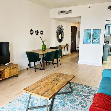 Newly Renovated Marina & Sea View Family Condo Dubái Exterior foto