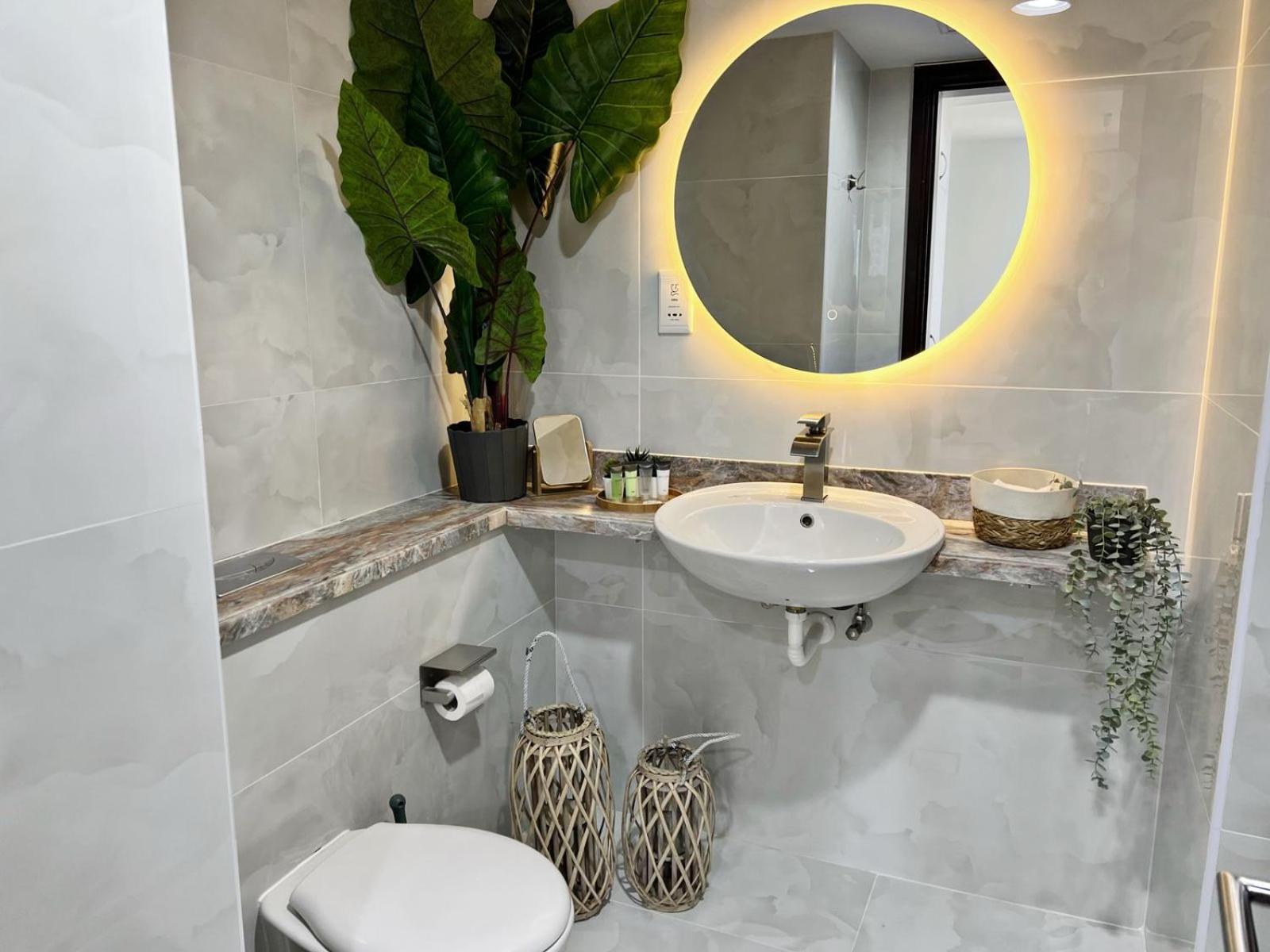 Newly Renovated Marina & Sea View Family Condo Dubái Exterior foto